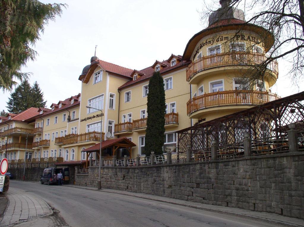Lazensky Lecebny Dum Praha Hotell Luhačovice Exteriör bild