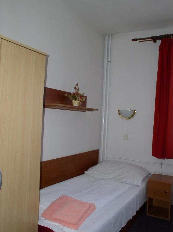 Lazensky Lecebny Dum Praha Hotell Luhačovice Rum bild